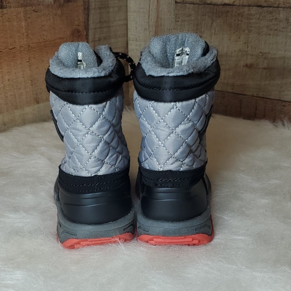 Carter's kids ran and winter boots - Picture 3 of 9
